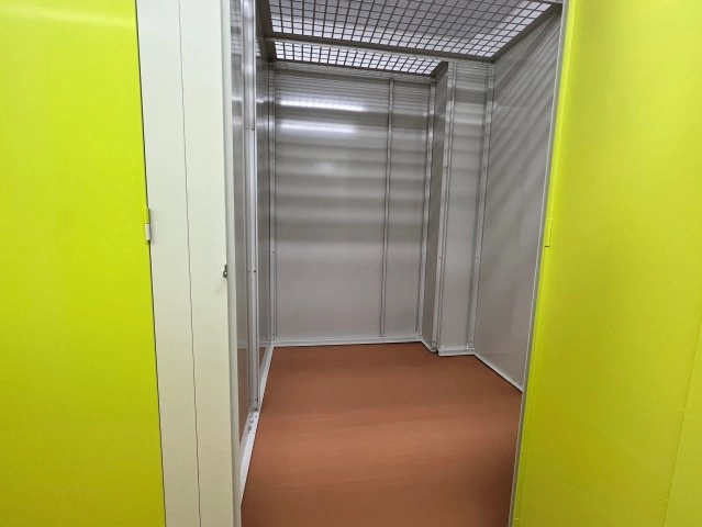 シートランクルーム調布店